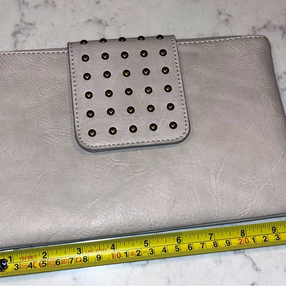 Pretty Simple Riviera Maya Rivet Clutch - Picture 8 of 8